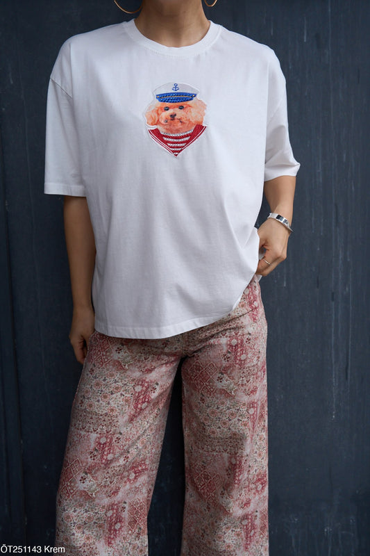 100% Pamuklu Baskılı Tişört - Denizci Köpek Desenli Oversize Tişört - Beyaz