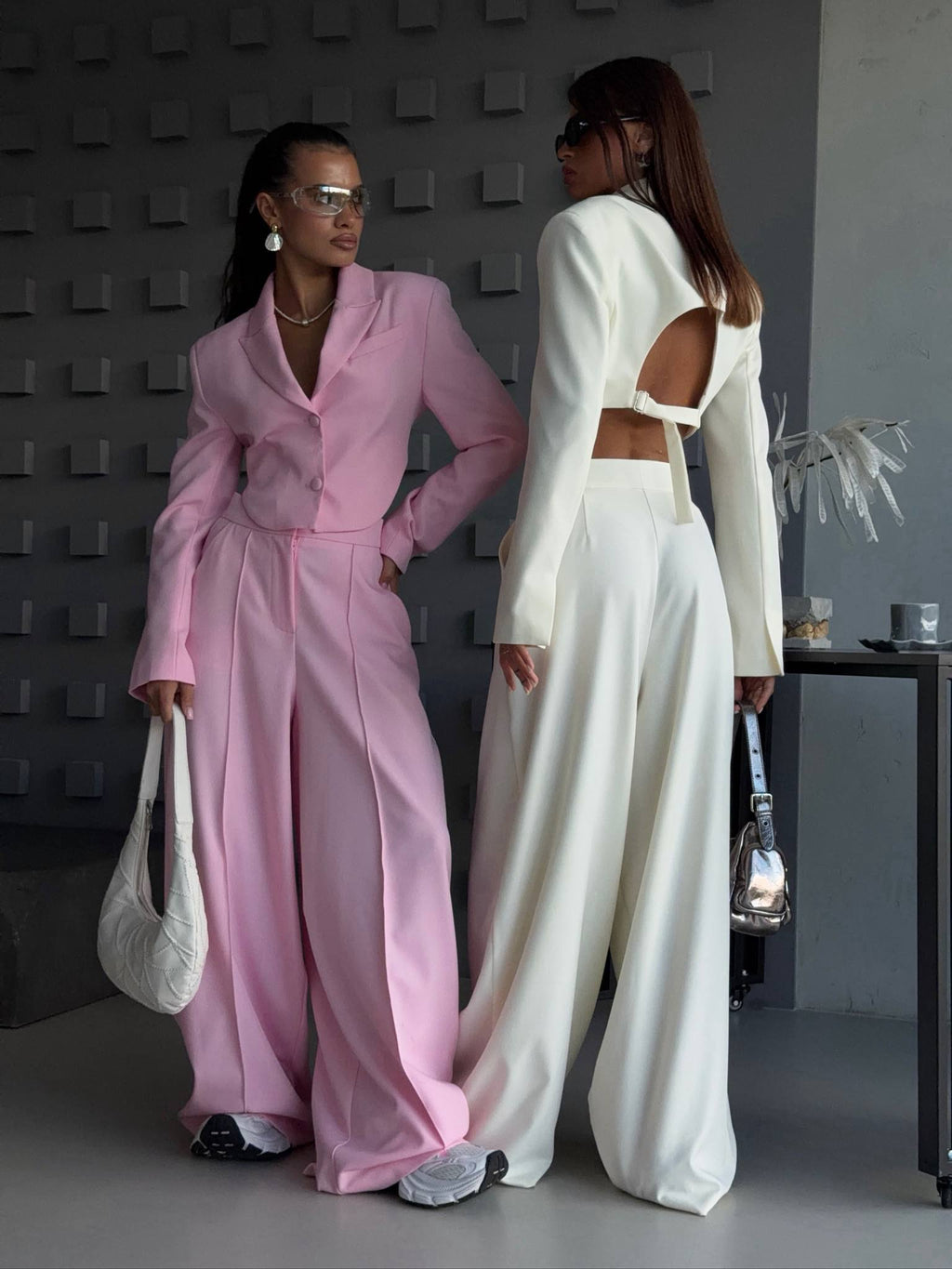 Crop Blazer Ceket ve Bol Paça Pantolon Takım - 3 Renk