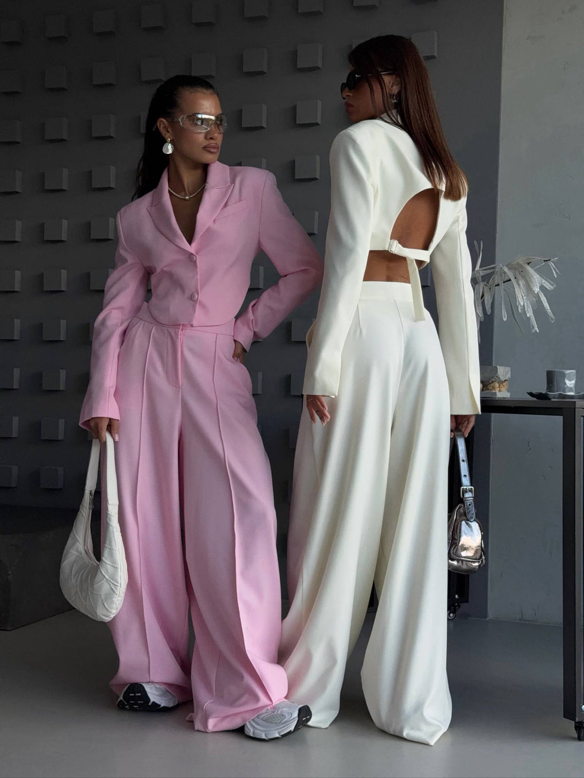 Crop Blazer Ceket ve Bol Paça Pantolon Takım - 3 Renk