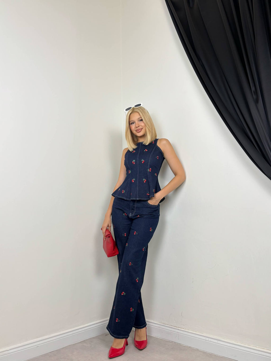 Kiraz Nakışlı Denim Peplum Üst & Pantolon Takım