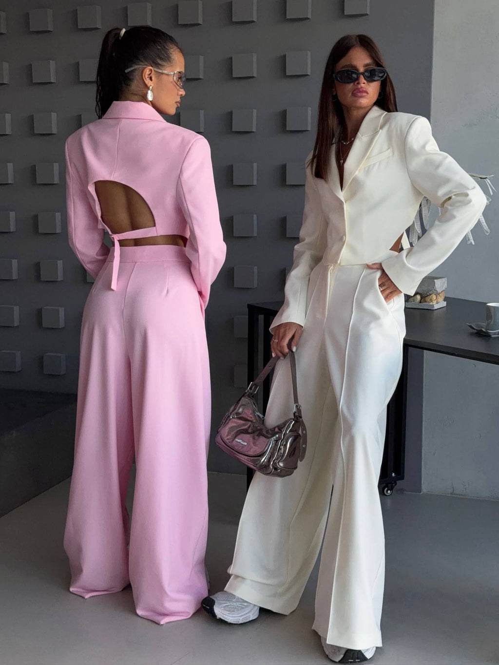 Crop Blazer Ceket ve Bol Paça Pantolon Takım - 3 Renk