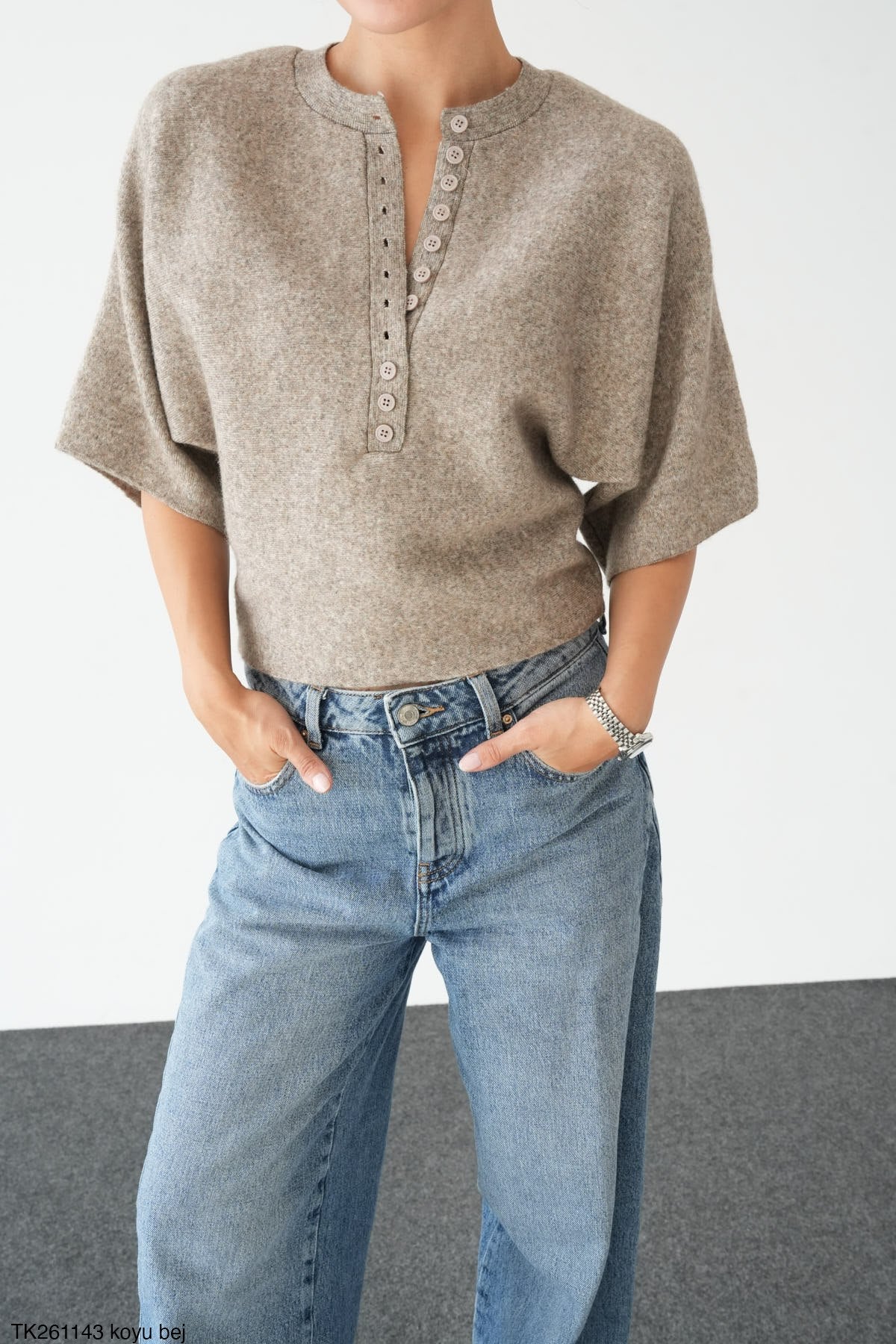Henley Yaka Düğme Detaylı Kısa Kollu Oversize Triko Üst