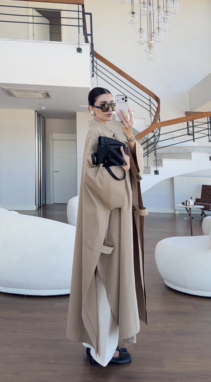 Yüksek Yaka Oversize Pelerin Kaban - Geniş Kollu Uzun Siyah Kadın Pelerin