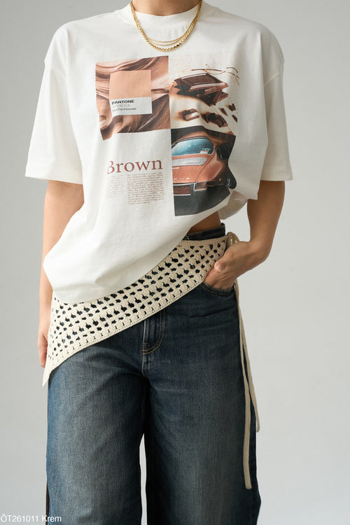 100% PamukluBaskılı Tişört - Brown Pantone Kolaj Desenli Oversize Tişört - Beyaz