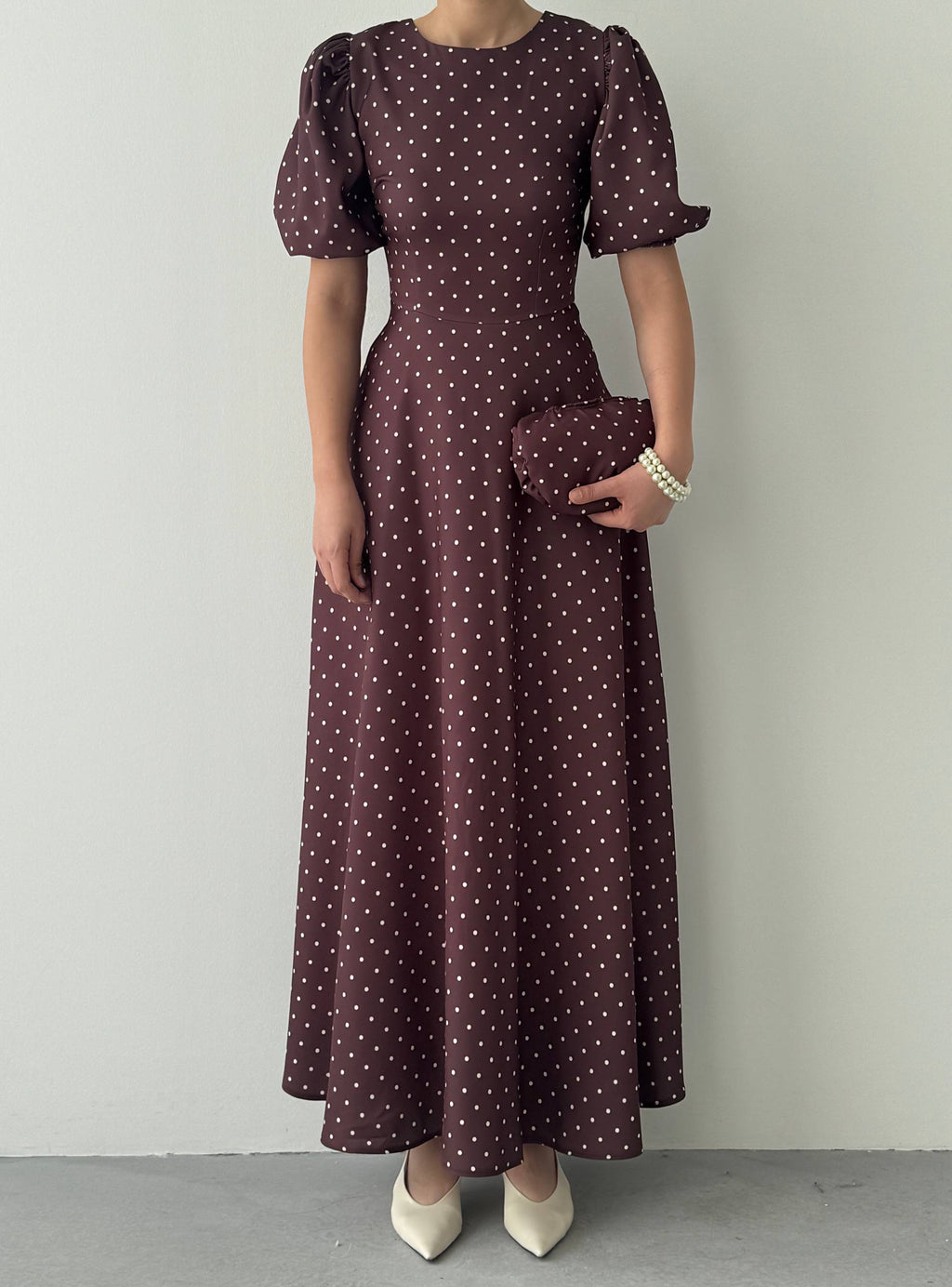 Etke Puantiyeli Balon Kollu Maxi Elbise - Yuvarlak Yaka Vintage - Kahverengi