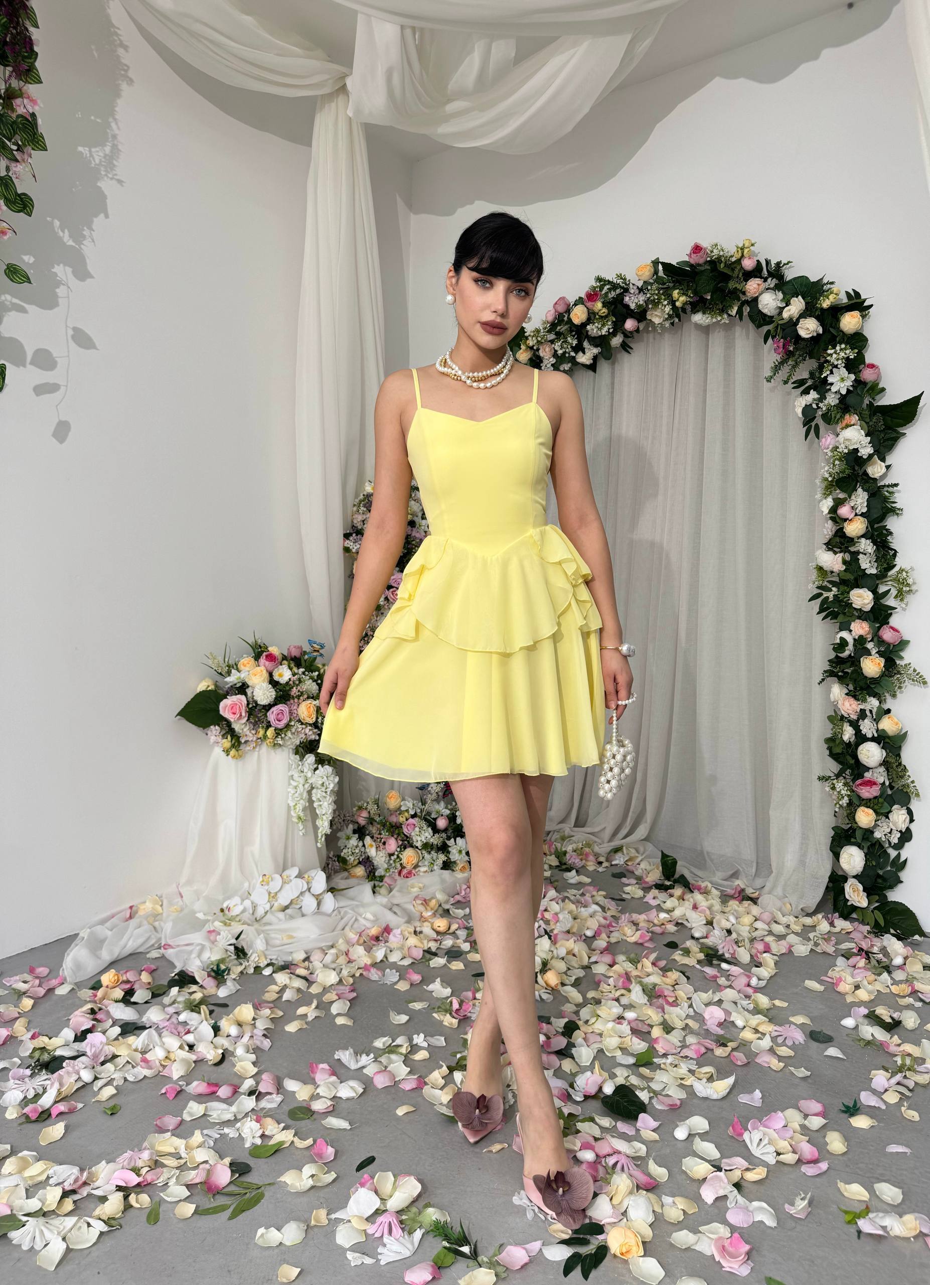 Etki Askılı Mini Elbise - İnce Askılı Kalp Yaka Açık Sırt Fırfırlı - Sarı, Siyah, Beyaz, Mavi, Pembe, Acı kahvereni