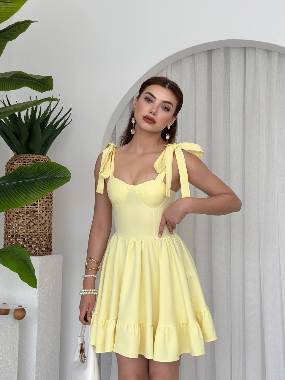 Etka Büstiyer Mini Elbise - Kurdele Askılı Kalp Yaka Fırfırlı Elbise - Pembe - Beyaz