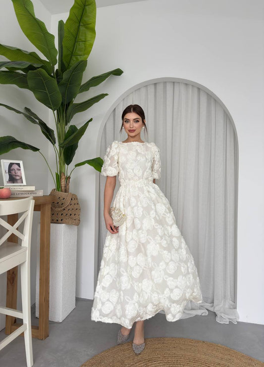 Etki Çiçek Aplikeli Maxi Elbise - Balon Kollu Sırt Açık Kurdeleli Elbise - Beyaz